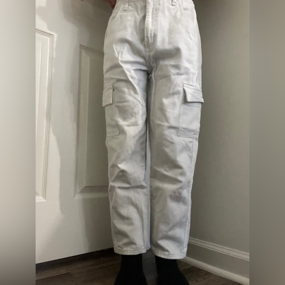 Universal Thread white cargo pants